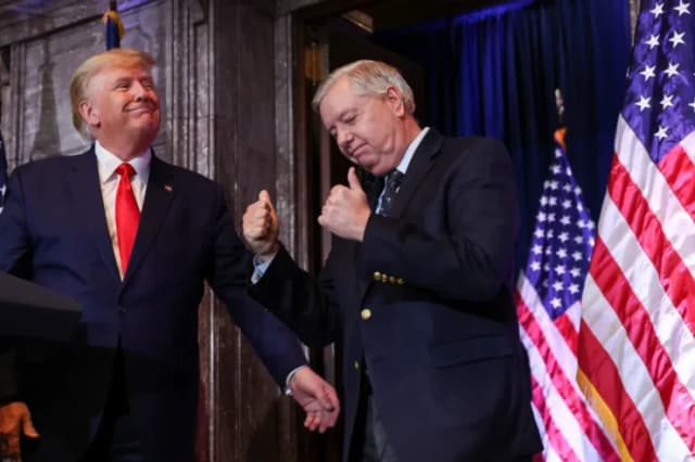 โดนัลด์ ทรัมป์ เรียกร้องวุฒิสภาผ่านร่างกฎหมาย Clarity Act เพื่อเป็นเกียรติแก่ Lindsey Graham